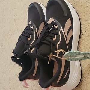 NWT Reebok Verse Black and LT Pink Sneakers